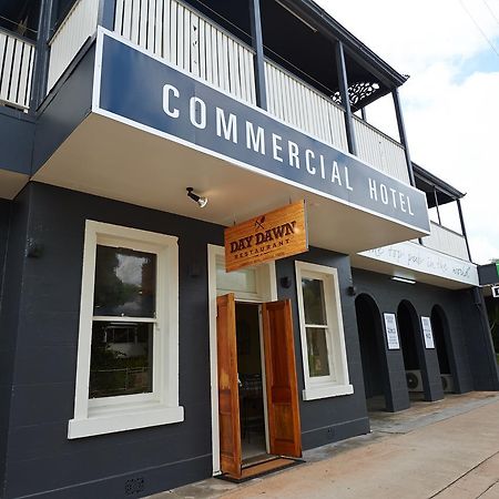 Commercial Hotel Charters Towers Exterior foto